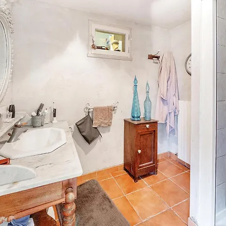 Отель 3 Bedroom Gorgeous In