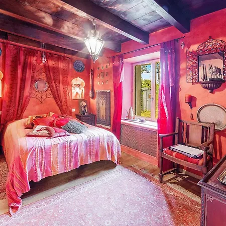 Отель 3 Bedroom Gorgeous In Crossac