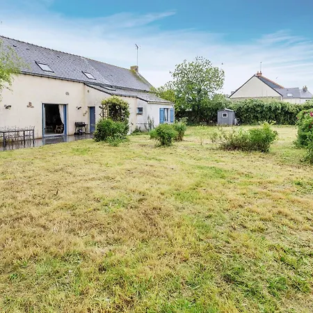 3 Bedroom Gorgeous In Crossac
