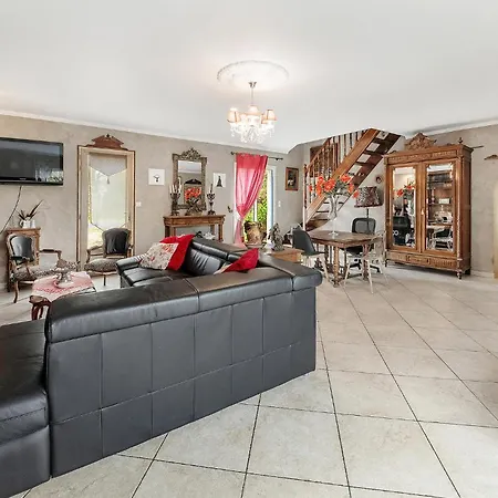 3 Bedroom Gorgeous In 3* Crossac